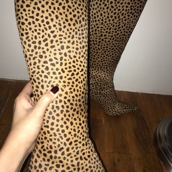 Incredibly Chic & Sleek Jimmy Choo Leopard Knee-Height Boots - Picture 3 of 6
